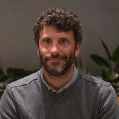 54168b69-9156-44f0-9ff8-330a550f91e9-d2x___profile_photo-Manuel